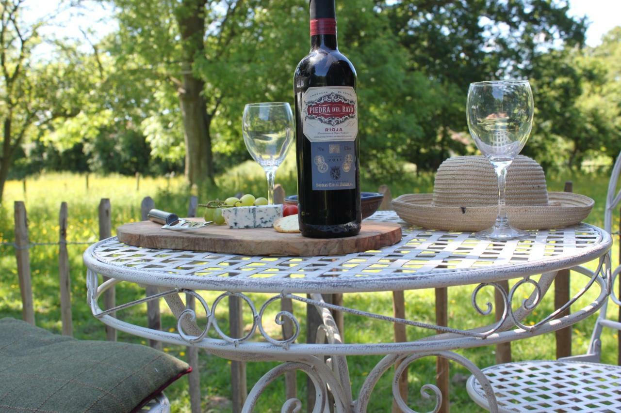 The Old Apple Shed Cosy Heated Cottage In A Meadow Close To The Charming Village Of Bethersden Ашфорд Екстериор снимка